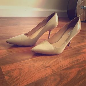 Nude Cole Haan Pump